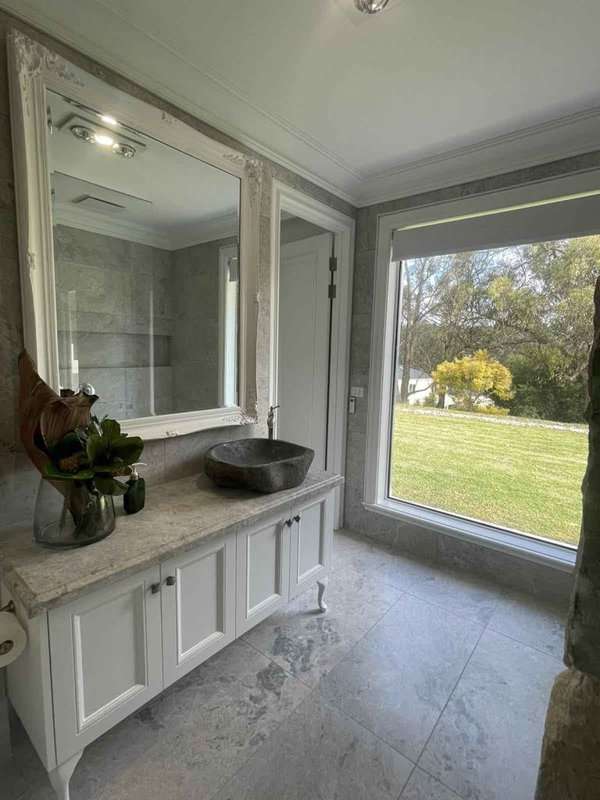 23002-Bathroom 01
