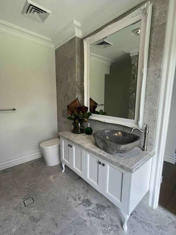 23002-Bathroom 03